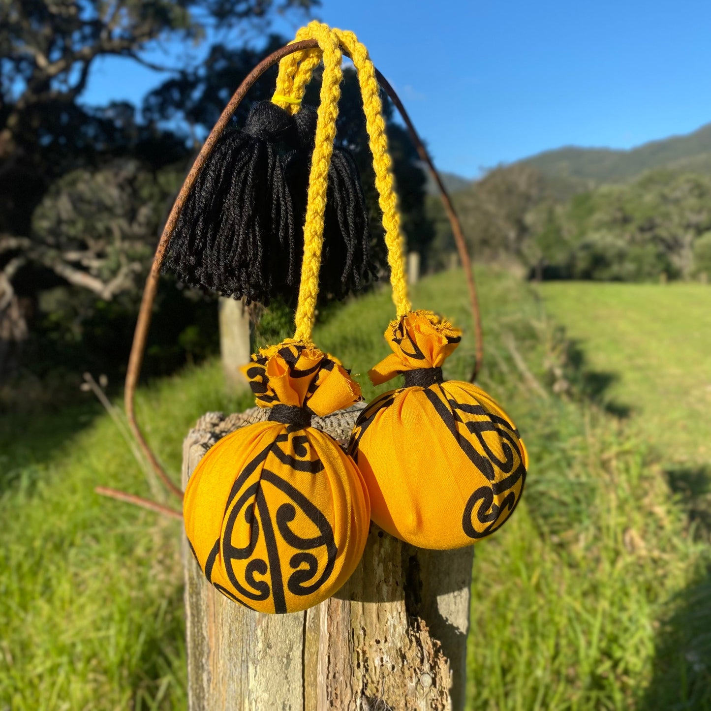 Māori Poi Yellow Mangopare with Yellow Braided Cord