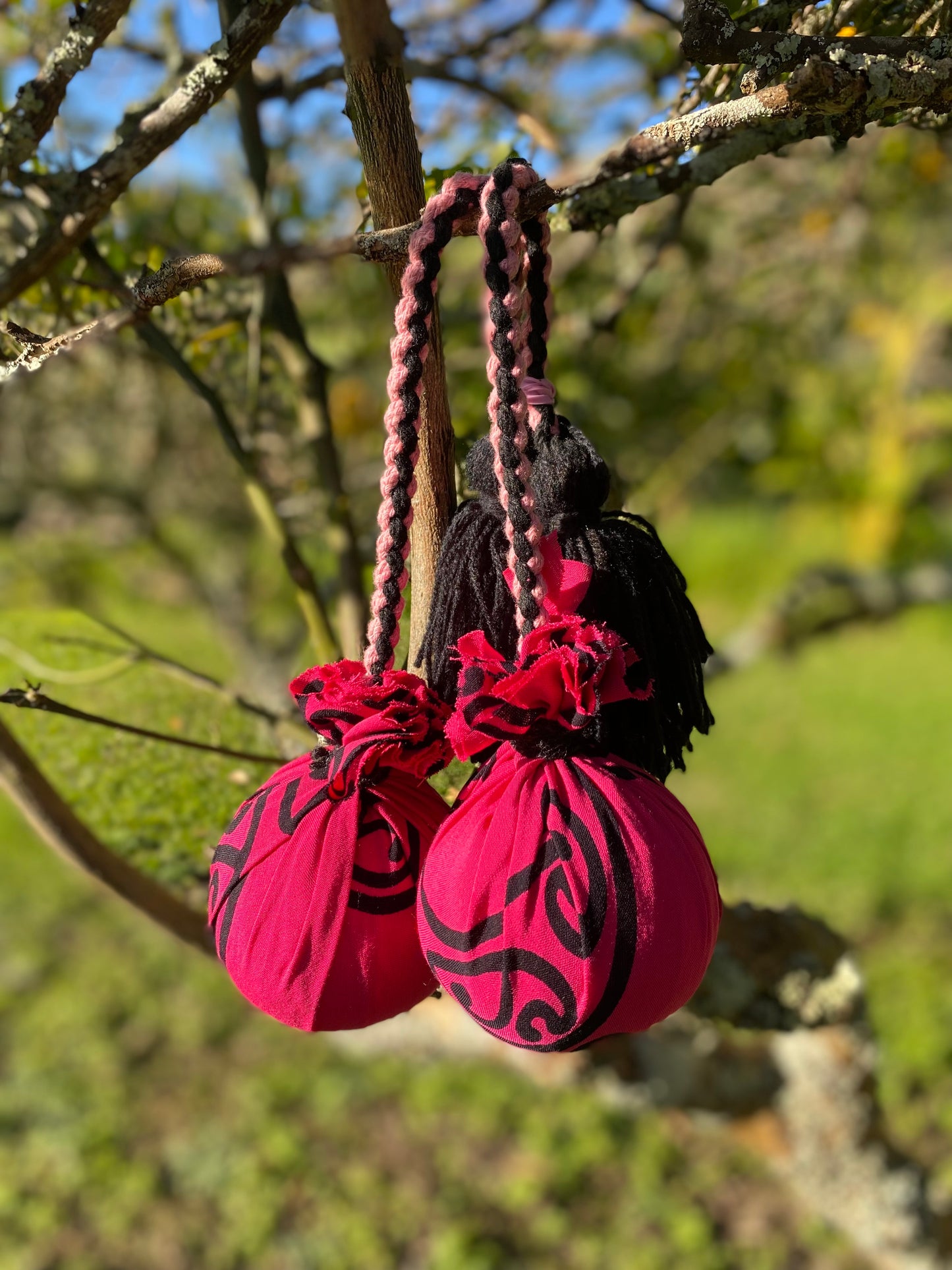 Māori Poi Pink Mangopare with pink & black Braided Cord
